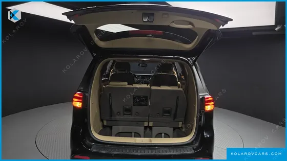 KIA CARNIVAL 7-SEATER LIMOUSINE