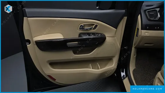 KIA CARNIVAL 7-SEATER LIMOUSINE