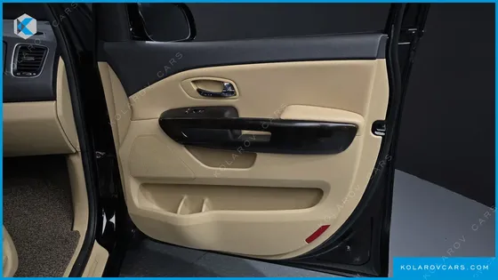KIA CARNIVAL 7-SEATER LIMOUSINE