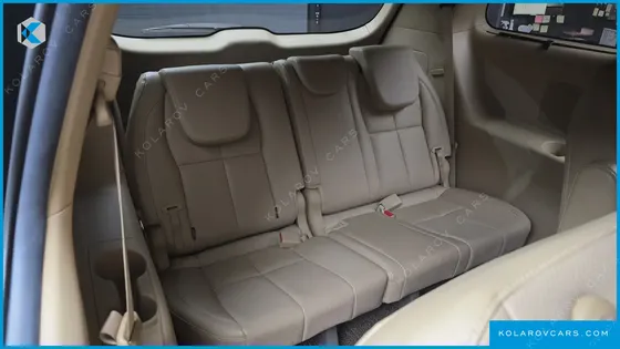 KIA CARNIVAL 7-SEATER LIMOUSINE