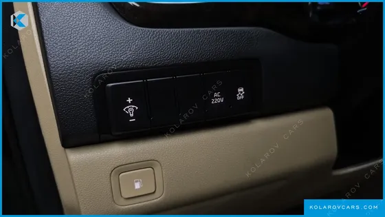 KIA CARNIVAL 7-SEATER LIMOUSINE