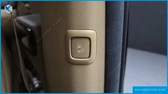 KIA CARNIVAL 7-SEATER LIMOUSINE