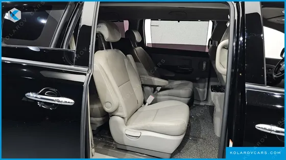 KIA CARNIVAL 9-SEATER PRSTIGE