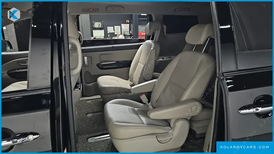 KIA CARNIVAL 9-SEATER PRSTIGE