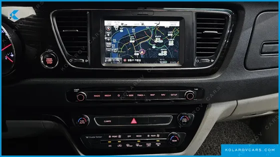 KIA CARNIVAL 9-SEATER PRSTIGE