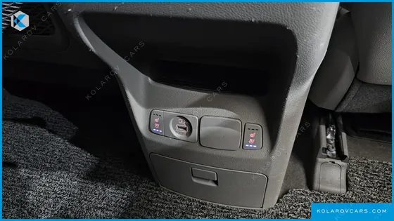 KIA CARNIVAL 9-SEATER PRSTIGE