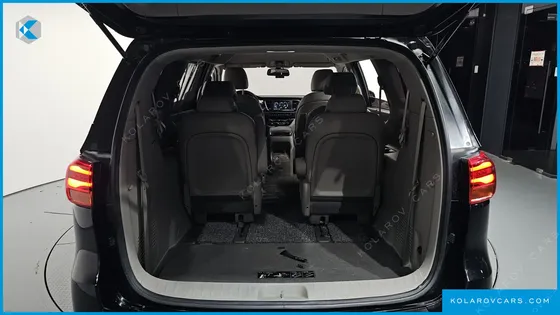 KIA CARNIVAL 9-SEATER PRSTIGE