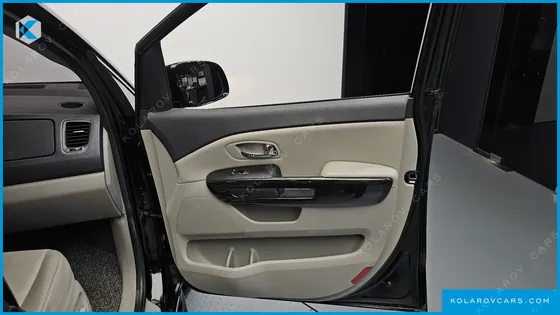 KIA CARNIVAL 9-SEATER PRSTIGE