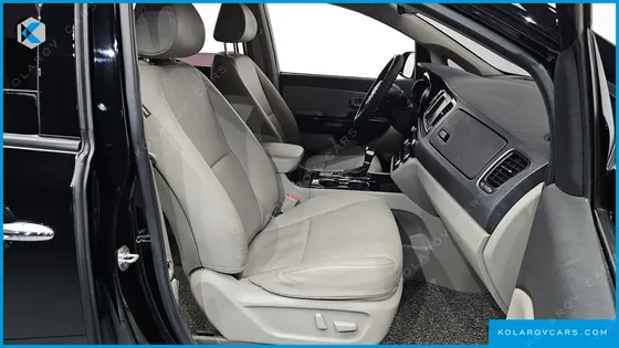 KIA CARNIVAL 9-SEATER PRSTIGE