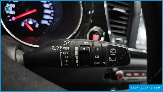 KIA CARNIVAL 9-SEATER PRSTIGE