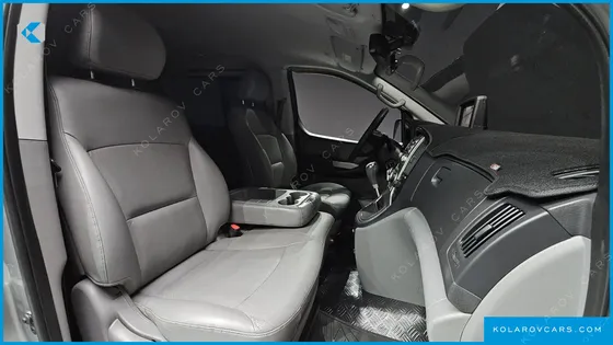 HYUNDAI STAREX 12-SEATER WAGON