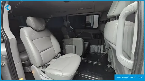 HYUNDAI STAREX 12-SEATER WAGON