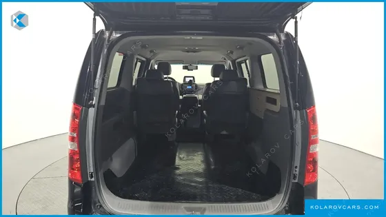 HYUNDAI STAREX 12-SEATER WAGON