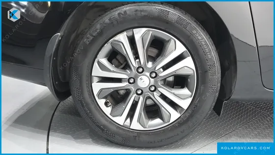 KIA CARNIVAL 9-SEATER LUXURY