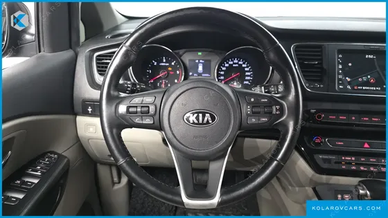KIA CARNIVAL 9-SEATER LUXURY
