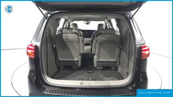 KIA CARNIVAL 9-SEATER LUXURY