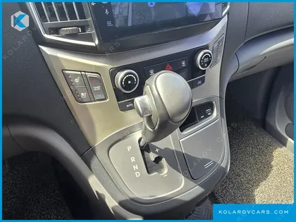 HYUNDAI STAREX 12-SEATER WAGON