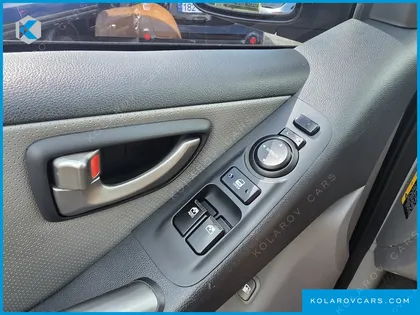 HYUNDAI STAREX 12-SEATER WAGON