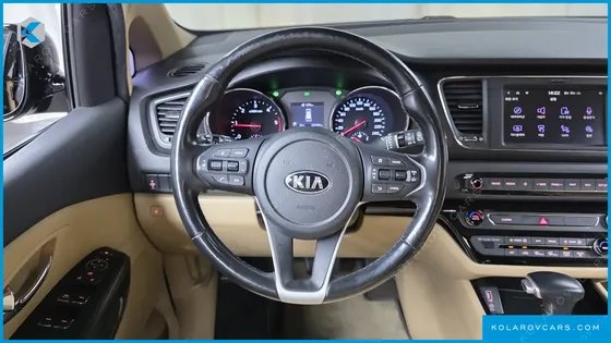 KIA CARNIVAL 9-SEATER HI-LIMOUSINE