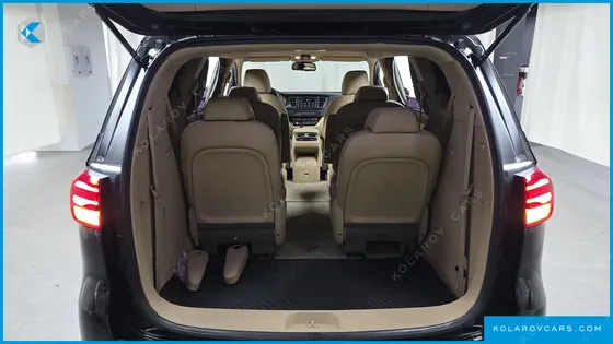 KIA CARNIVAL 9-SEATER HI-LIMOUSINE