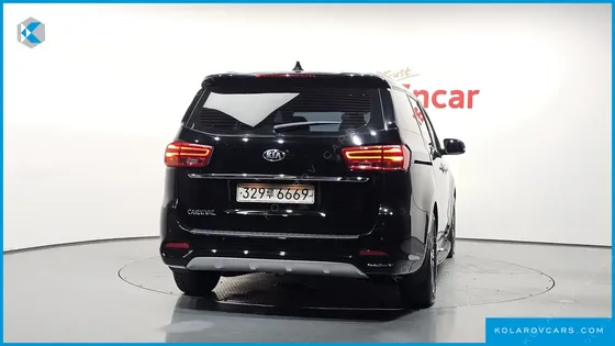 KIA CARNIVAL 9-SEATER LUXURY
