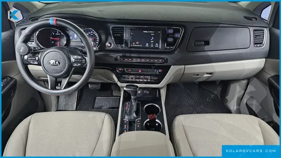 KIA CARNIVAL 9-SEATER LUXURY