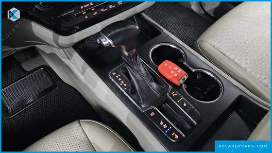 KIA CARNIVAL 9-SEATER LUXURY