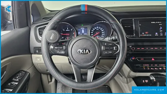 KIA CARNIVAL 9-SEATER LUXURY