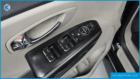 KIA CARNIVAL 9-SEATER LUXURY