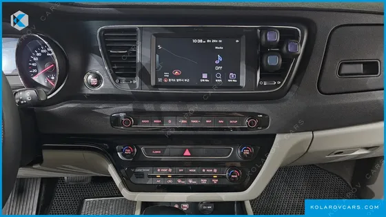 KIA CARNIVAL 9-SEATER LUXURY