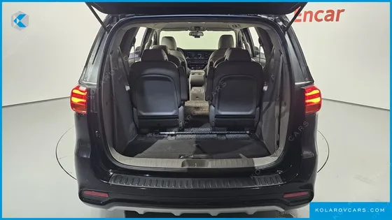 KIA CARNIVAL 9-SEATER LUXURY
