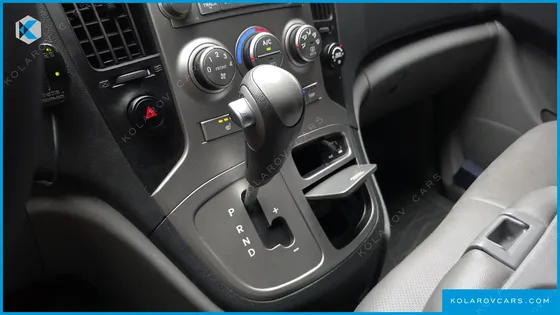 HYUNDAI STAREX GUARD CAR OF CHILDREN