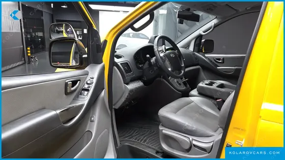 HYUNDAI STAREX GUARD CAR OF CHILDREN