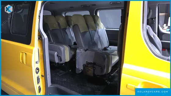 HYUNDAI STAREX GUARD CAR OF CHILDREN