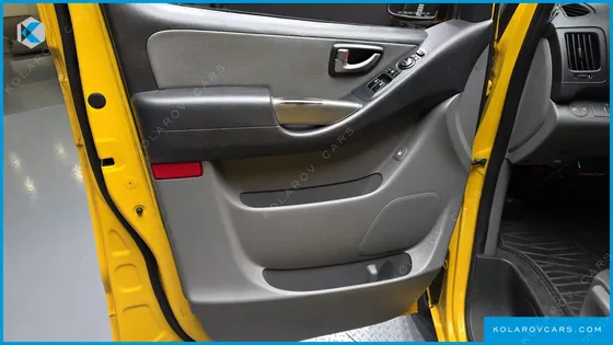 HYUNDAI STAREX GUARD CAR OF CHILDREN