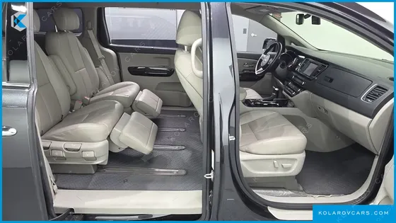 KIA CARNIVAL 7-SEATER LIMOUSINE