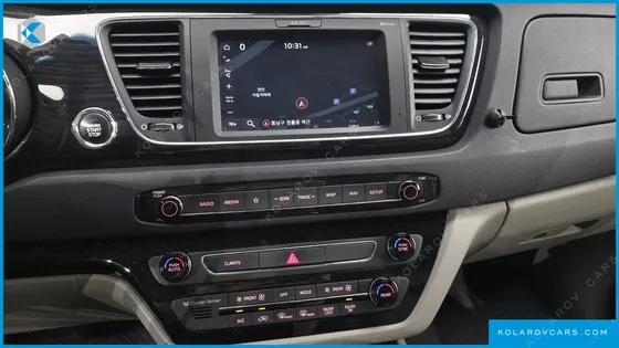 KIA CARNIVAL 7-SEATER LIMOUSINE