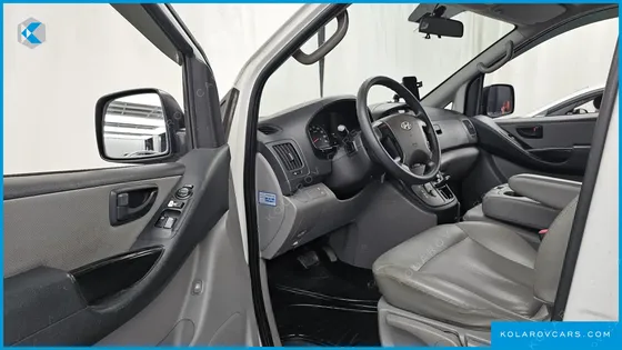 HYUNDAI STAREX 4WD 12-SEATER WAGON