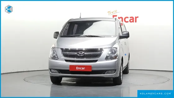 HYUNDAI STAREX 5-SEATER VAN