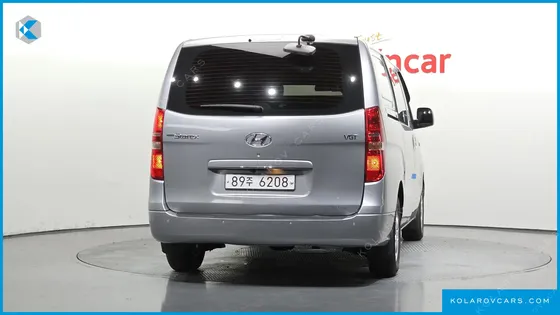 HYUNDAI STAREX 5-SEATER VAN