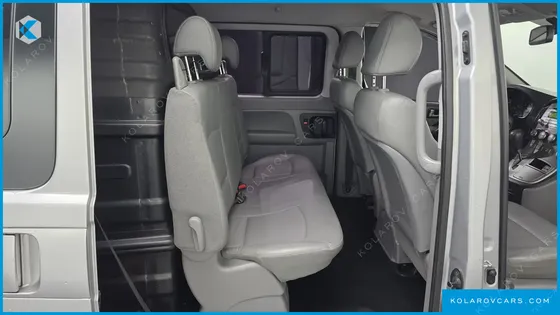 HYUNDAI STAREX 5-SEATER VAN