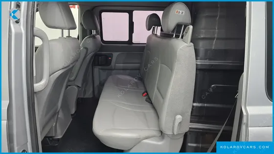 HYUNDAI STAREX 5-SEATER VAN