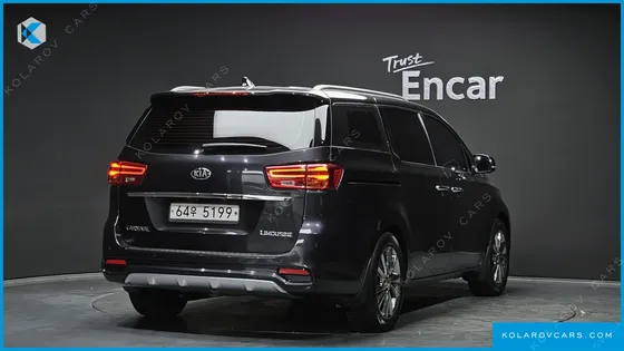 KIA CARNIVAL 9-SEATER NOBLESSE SPECIAL