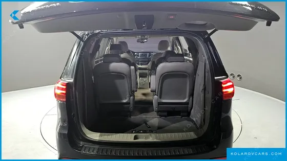 KIA CARNIVAL 9-SEATER NOBLESSE SPECIAL