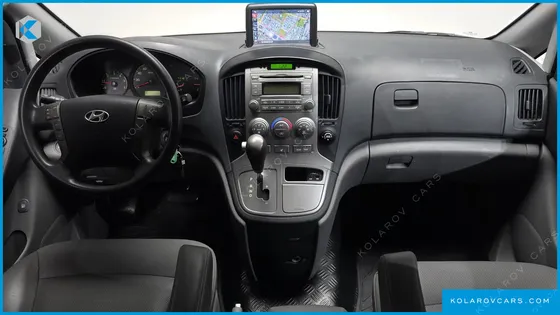 HYUNDAI STAREX 11-SEATER WAGON
