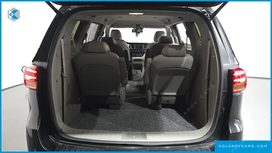 KIA CARNIVAL 9-SEATER NOBLESSE SPECIAL