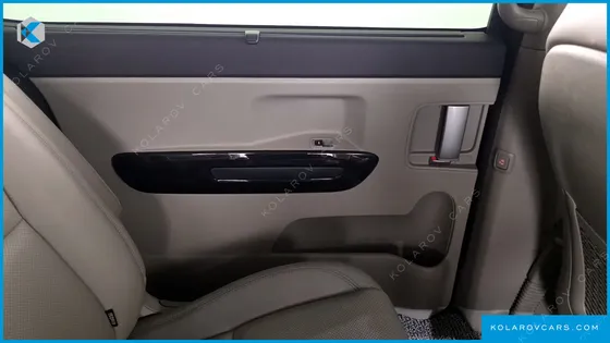 KIA CARNIVAL 9-SEATER NOBLESSE SPECIAL