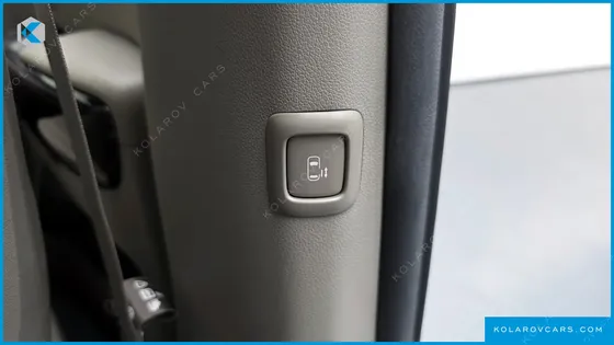 KIA CARNIVAL 9-SEATER NOBLESSE SPECIAL