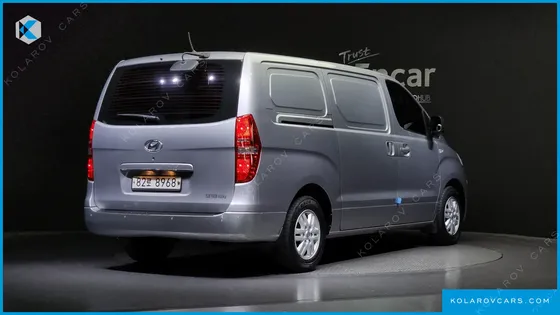 HYUNDAI STAREX 3-SEATER VAN