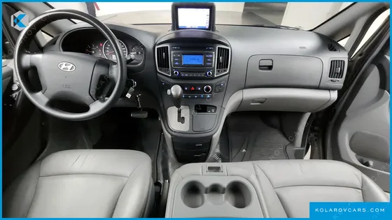 HYUNDAI STAREX 3-SEATER VAN